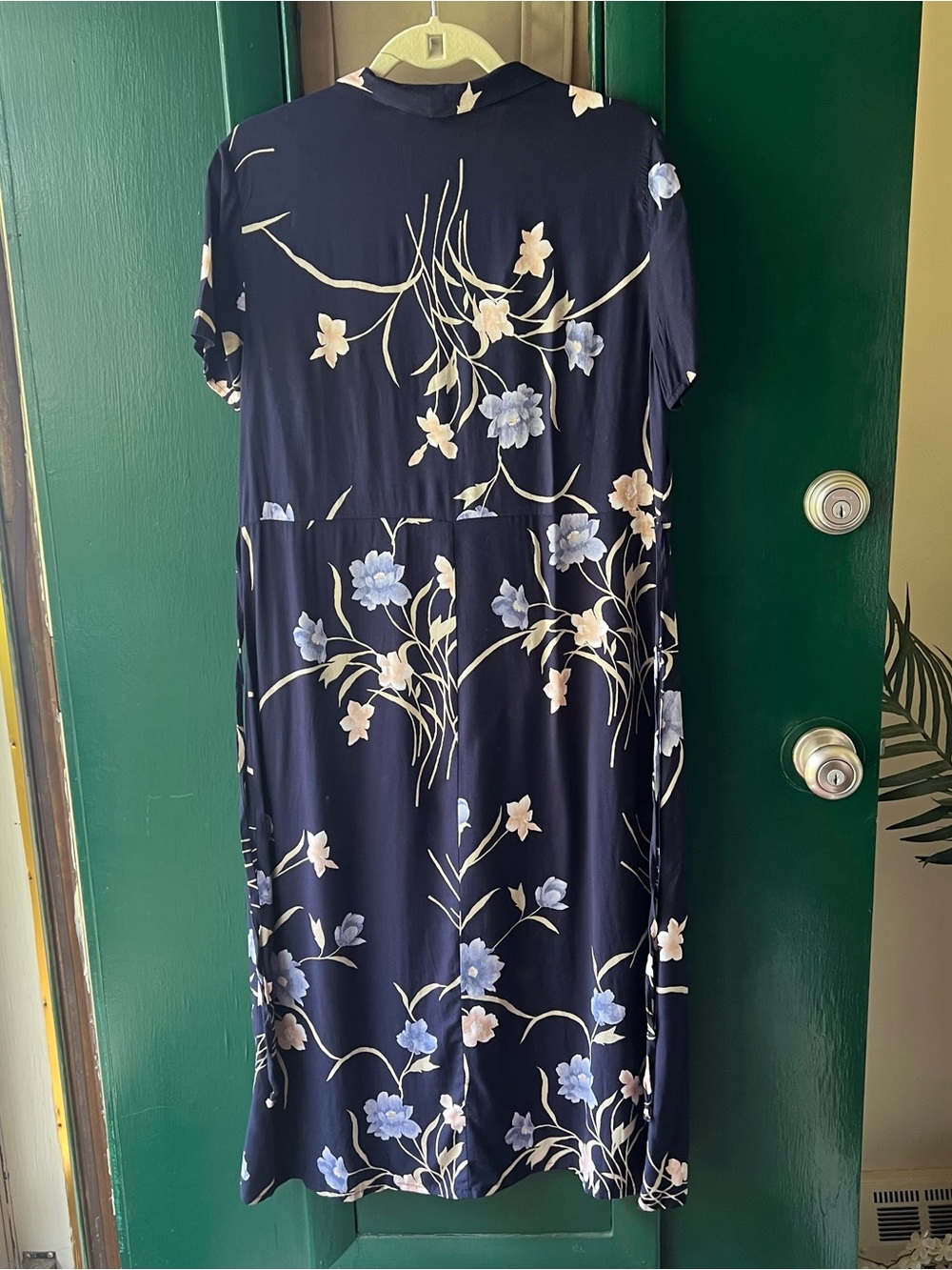 Classic Navy Floral Collared Midi Dress by Banana Republic - Picture 4 of 5